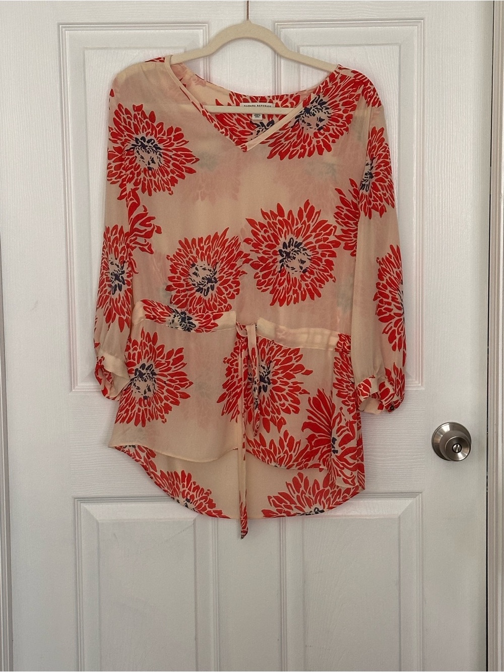 Women’s Banana Republic Tie-Waist V-Neck Blouse - Cream Red/purple Floral Sz:S